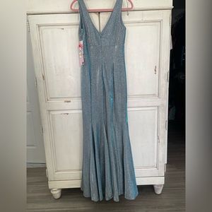 Beautiful sparkly prom dress, never worn